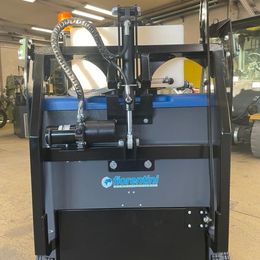 Découvrez notre balayeuse électrique FIORENTINI S28B avec système de lavage!