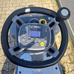 Autolaveuse autoportée GHIBLI Ranger R 115 FD 85 BC Lithium GHIBLI Ranger R 115 FD 85 BC Lithium