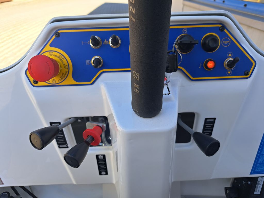Balayeuse aspirateur autoportée Dulevo Dulevo 75 EH Dulevo Dulevo 75 EH